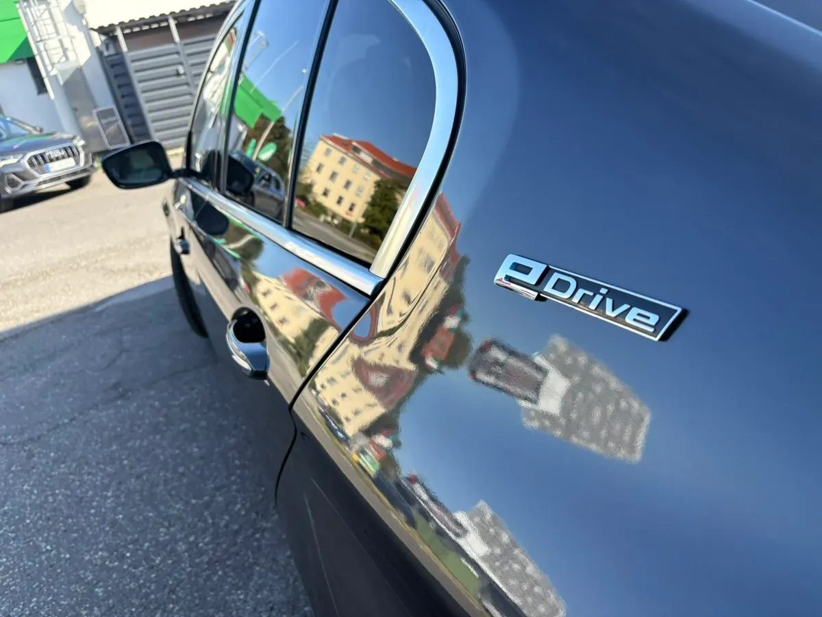 BMW 5 Series 2019 photo 3