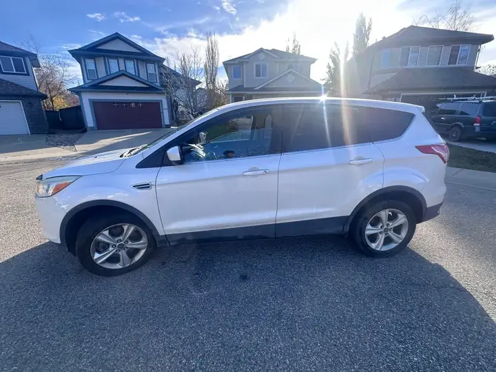 Ford Escape 2013 photo 2