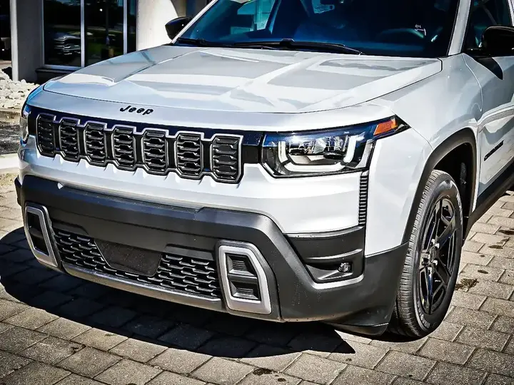 Jeep Cherokee 2026 photo 5
