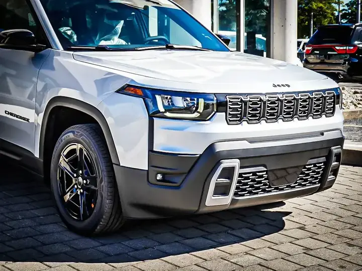 Jeep Cherokee 2026 photo 3