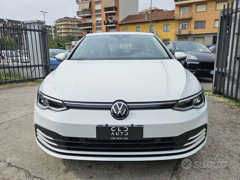 Volkswagen Golf 2023 photo 2