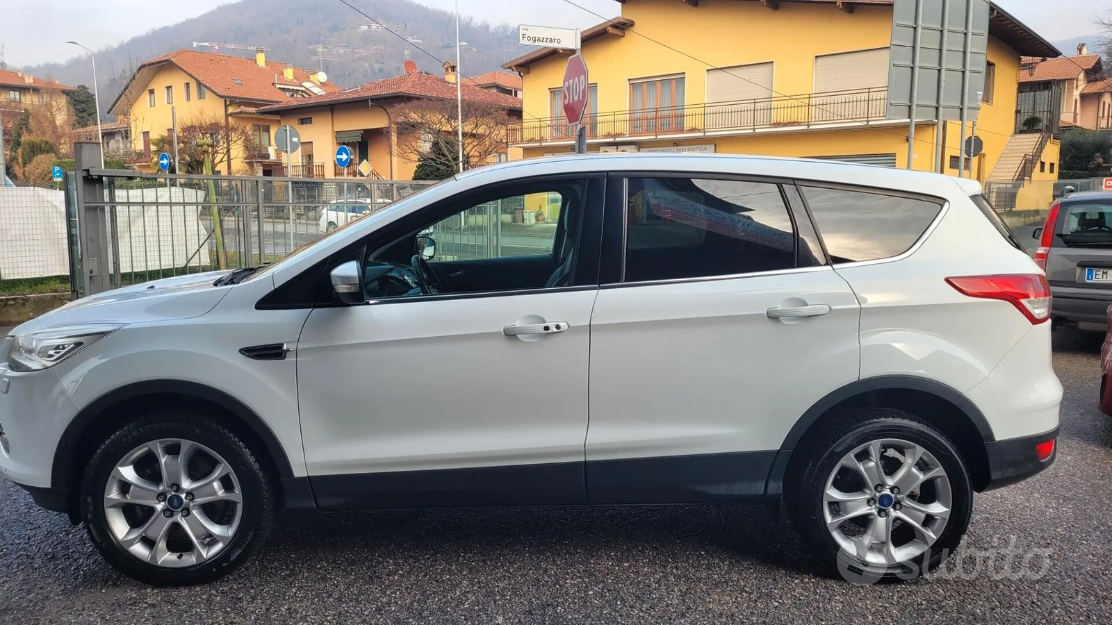 Ford Kuga 2013 photo 3