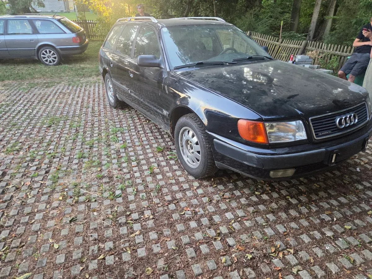 Audi 100