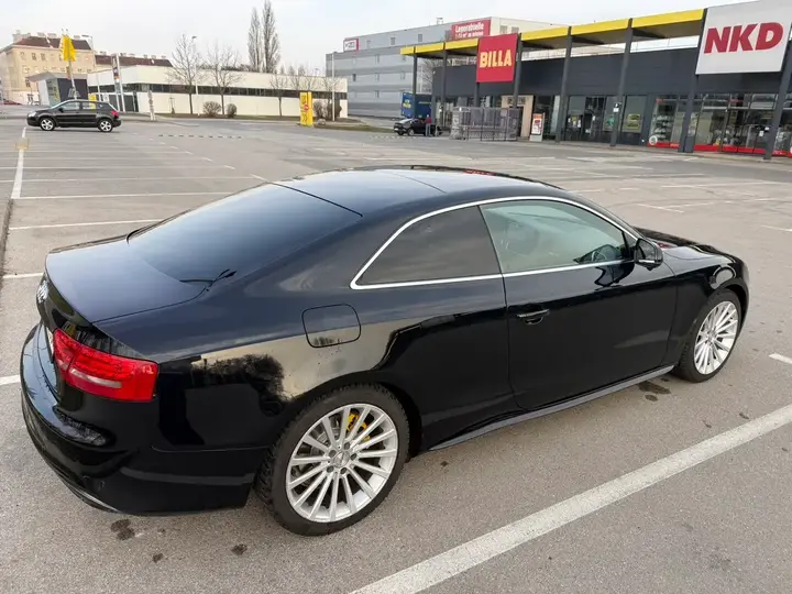 Audi A5 2010 photo 3