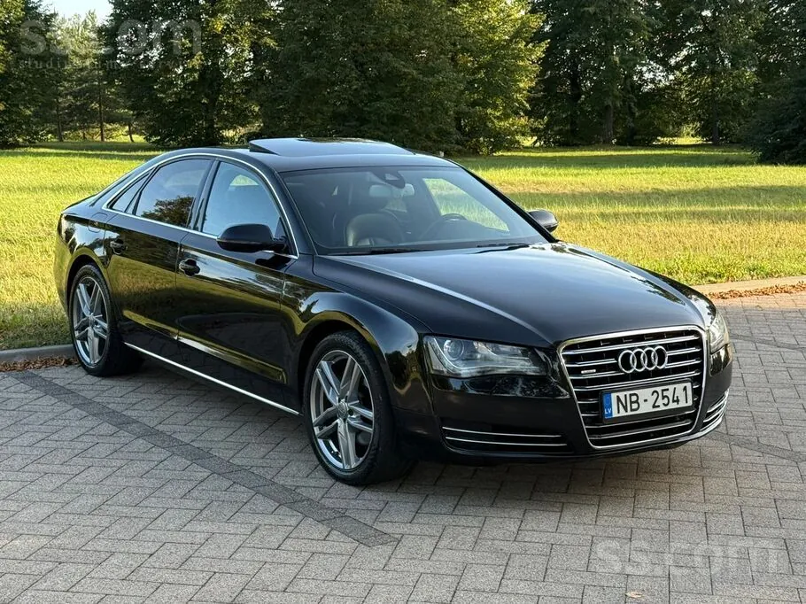 Audi A8 2011 photo 5