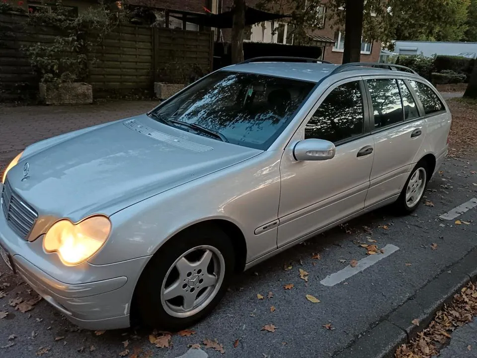 Mercedes-Benz C180