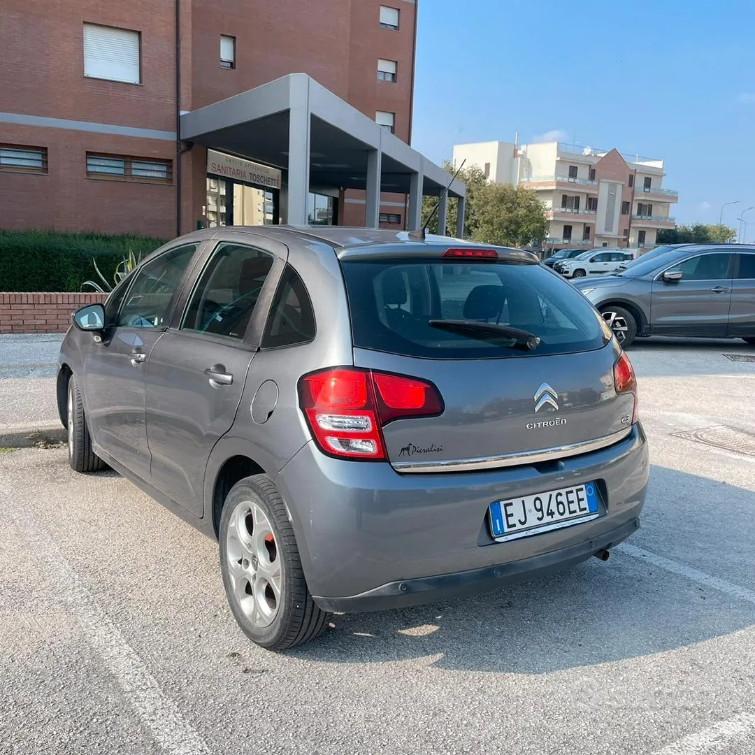 Citroen C3 2011 photo 3