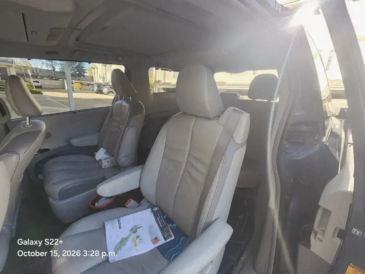 Toyota Sienna 2013 photo 4