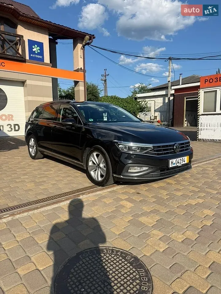 Volkswagen Passat 2022 photo 3