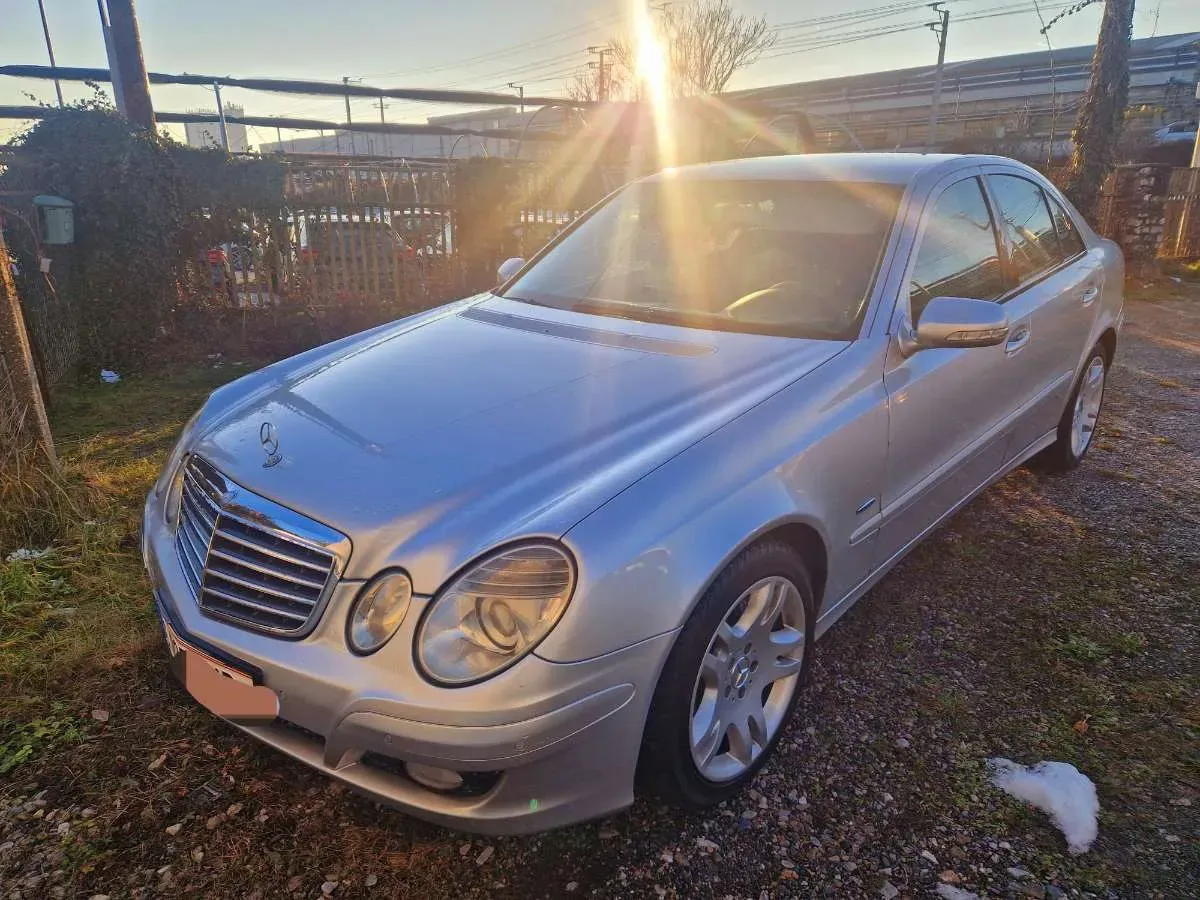 Mercedes-Benz Eklasse 2006 photo 2