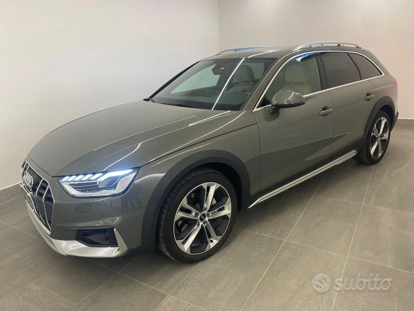 Audi A4 2022 photo 2