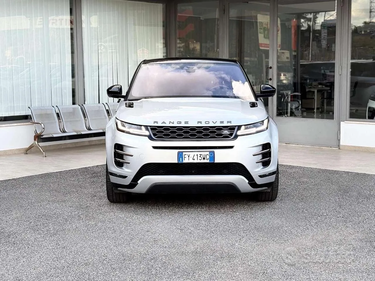 Land Rover Range Rover Evoque 2019 photo 2