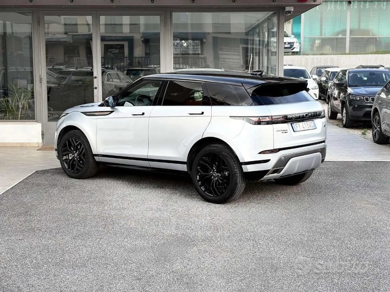Land Rover Range Rover Evoque 2019 photo 4