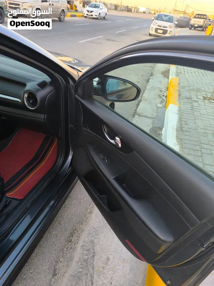 Kia Forte 2021 photo 2