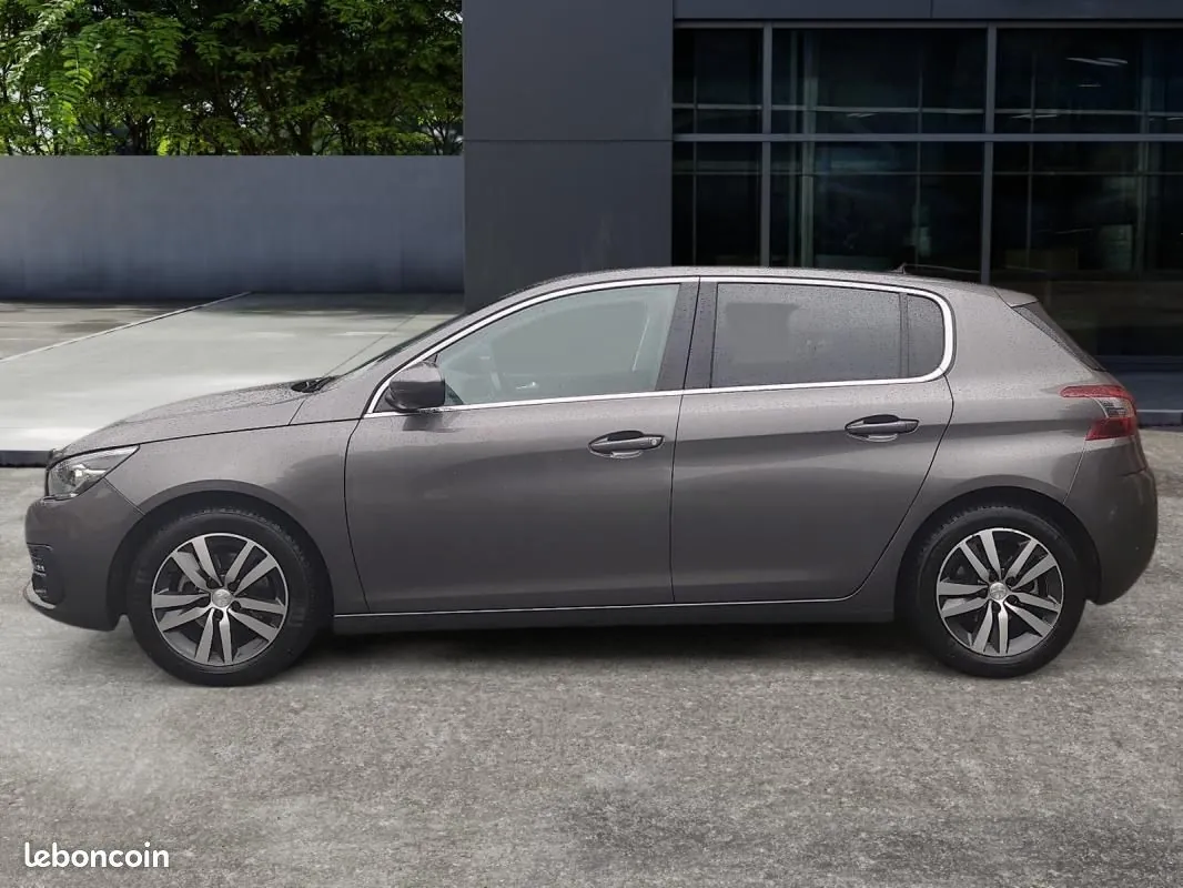 Peugeot 308 2019 photo 2