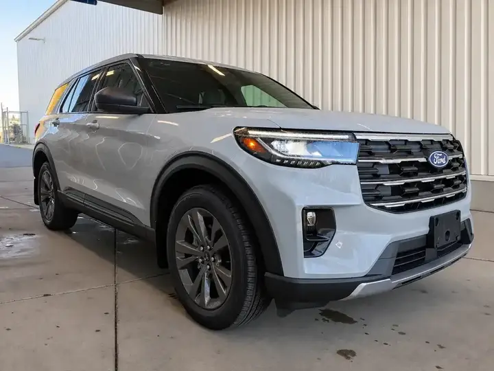Ford Explorer 2027 photo 4