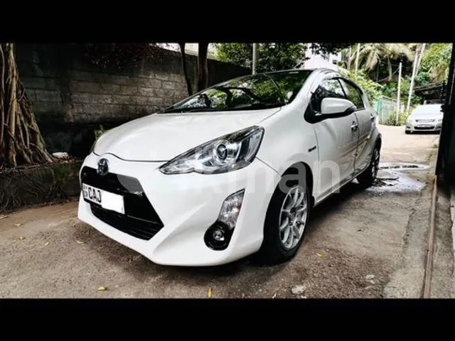 Toyota Aqua 2015 photo 2