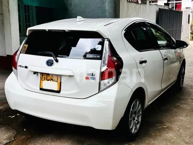 Toyota Aqua 2015 photo 3