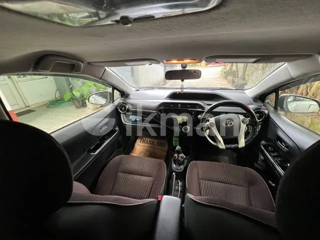 Toyota Aqua 2015 photo 5