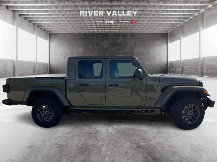 Jeep Gladiator 2026 photo 2
