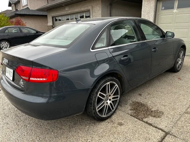 Audi A4 2010 photo 3