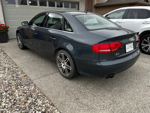 Audi A4 2010 photo 2