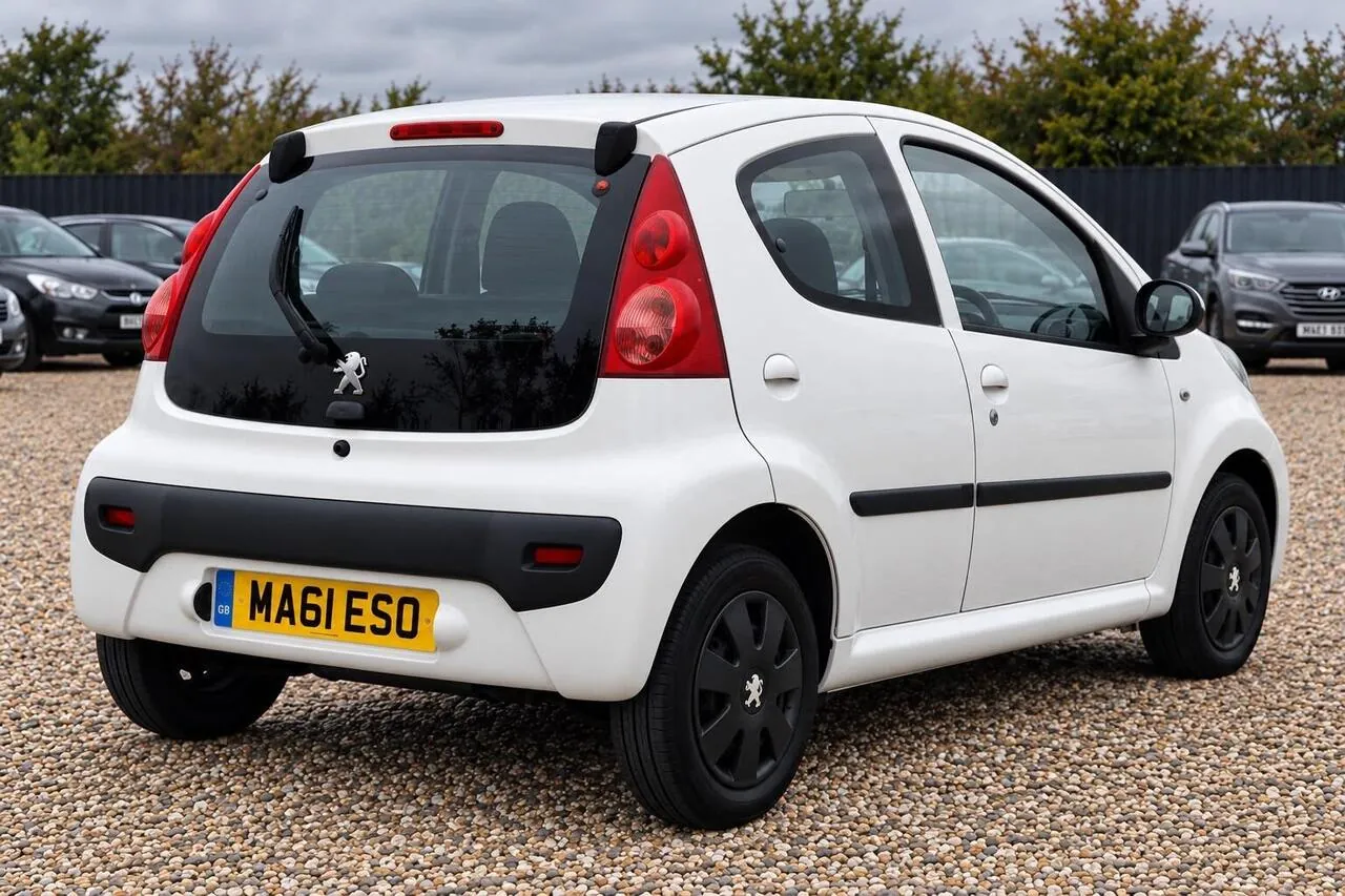 Peugeot 107 2011 photo 3