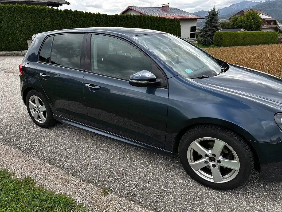 Volkswagen Golf 2011 photo 2