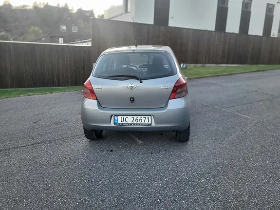 Toyota Yaris 2008 photo 4