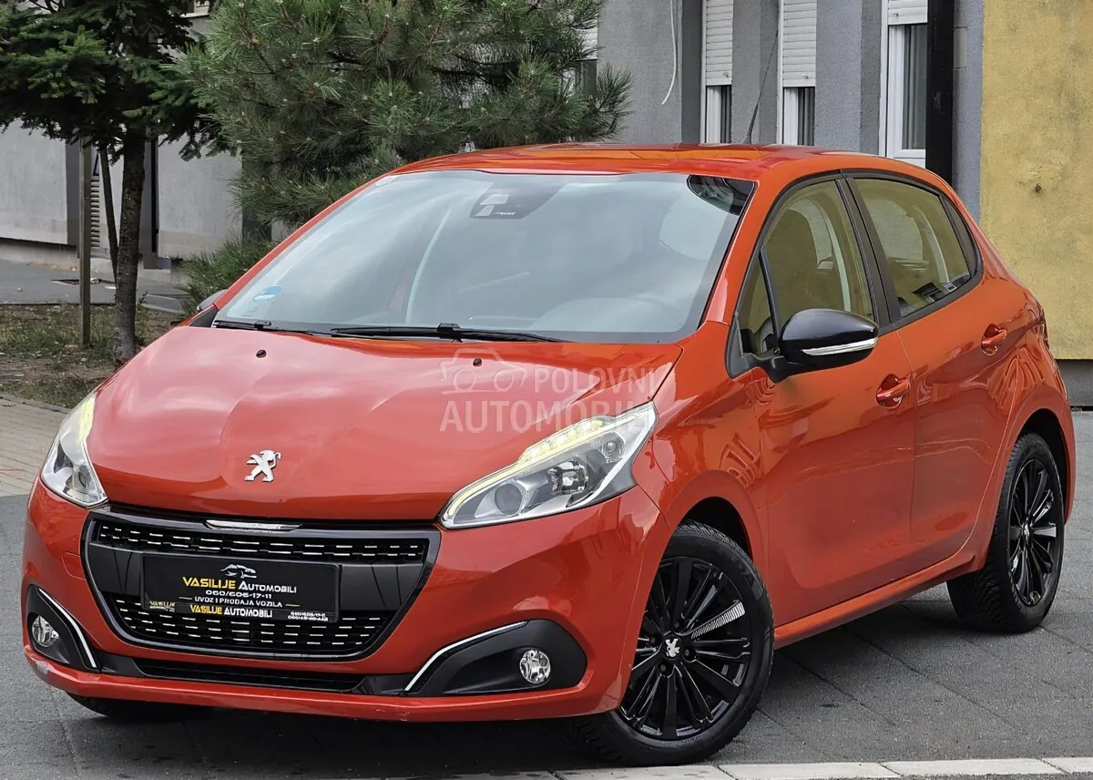Peugeot 208 2015 photo 3