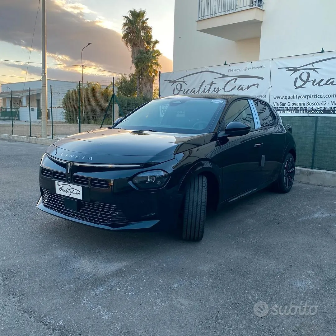 Lancia Ypsilon 2023 photo 2