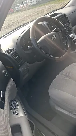 Kia Carnival 2007 photo 5