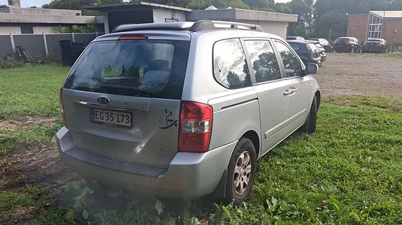 Kia Carnival 2007 photo 4