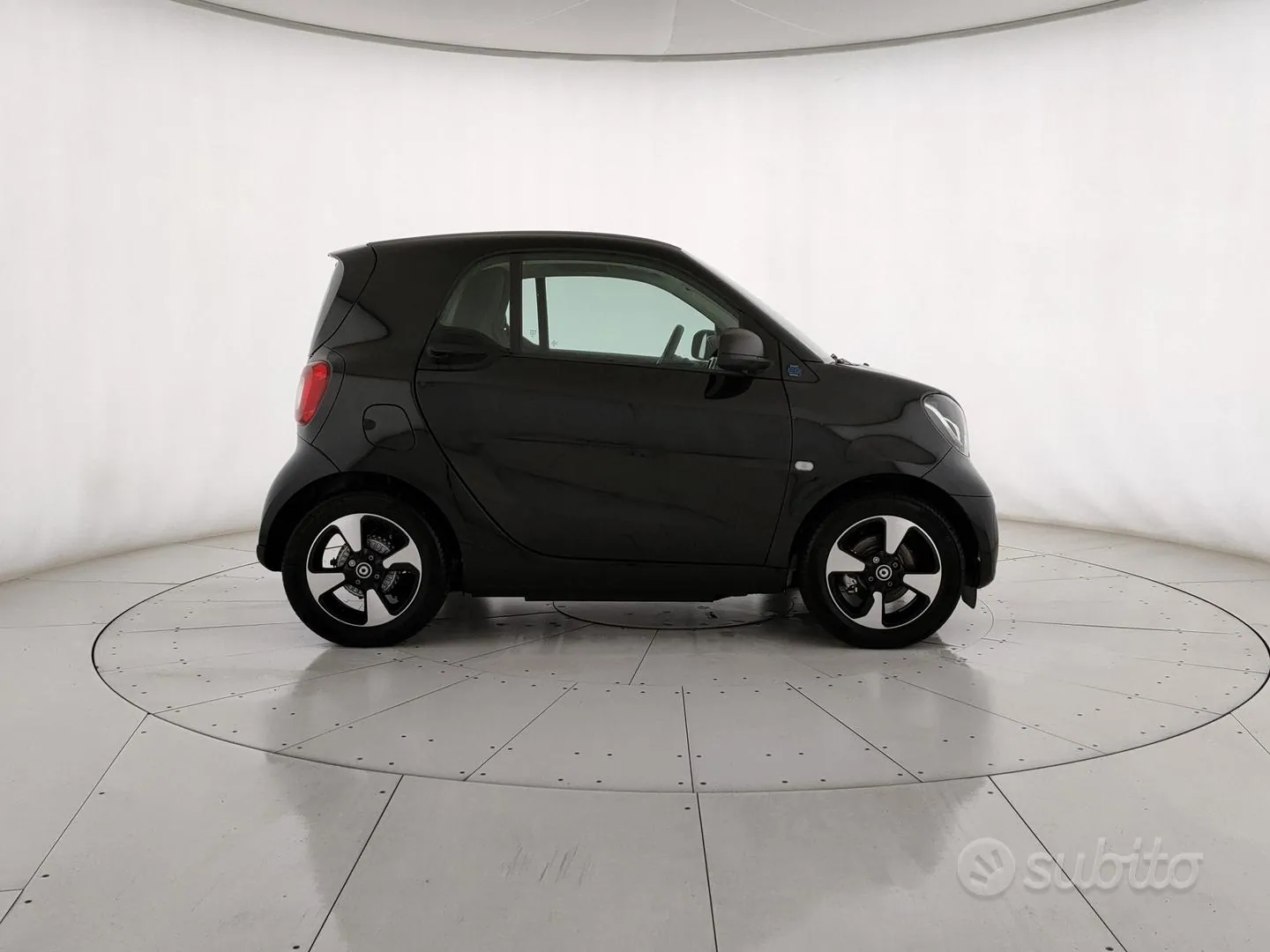 Smart Fortwo 2023 photo 2