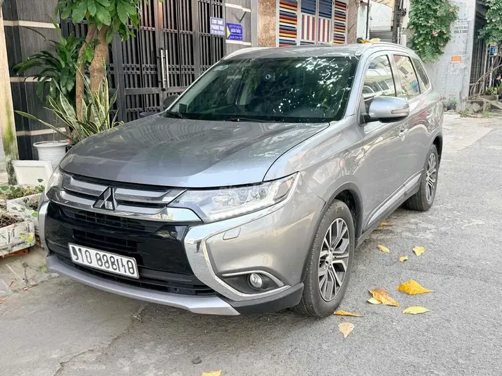 Mitsubishi Outlander 2019 photo 2