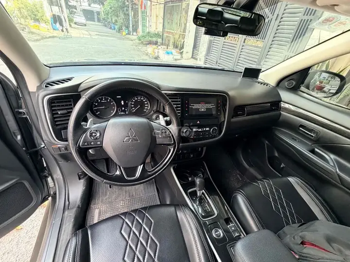 Mitsubishi Outlander 2019 photo 3