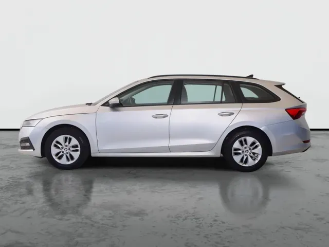 Skoda Octavia Combi 2022 photo 2