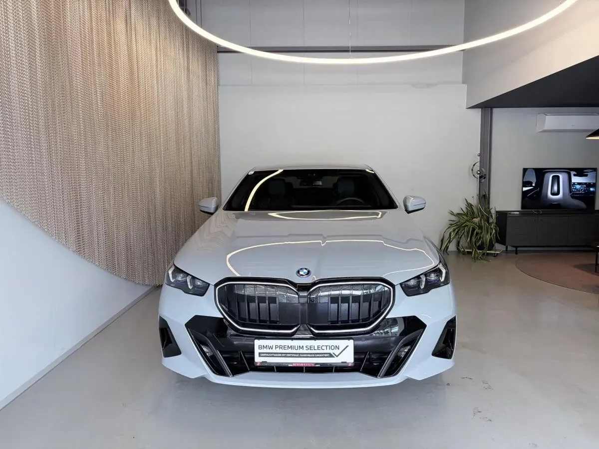 BMW 5Er-Reihe 530E Xdrive 2026 photo 2
