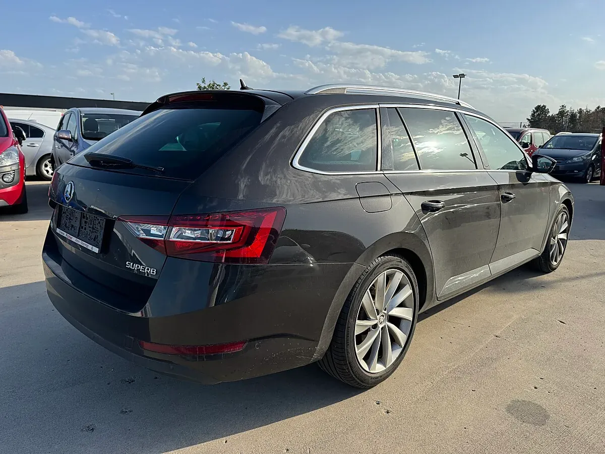 Skoda Superb 2016 photo 2