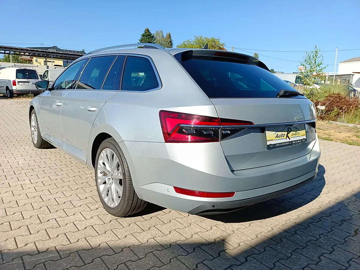 Skoda Superb 2022 photo 3