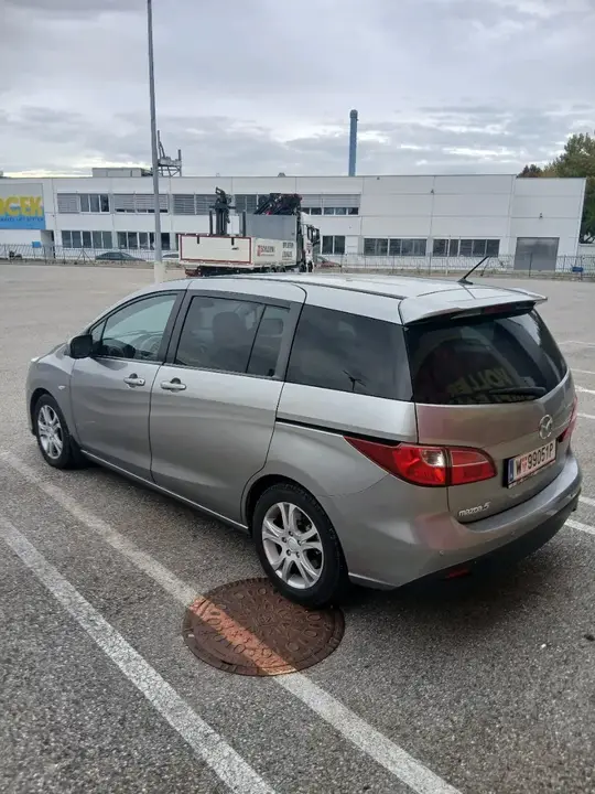 Mazda Mazda5 2012 photo 3