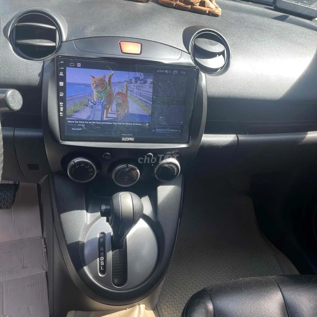 Mazda 2 2014 photo 3