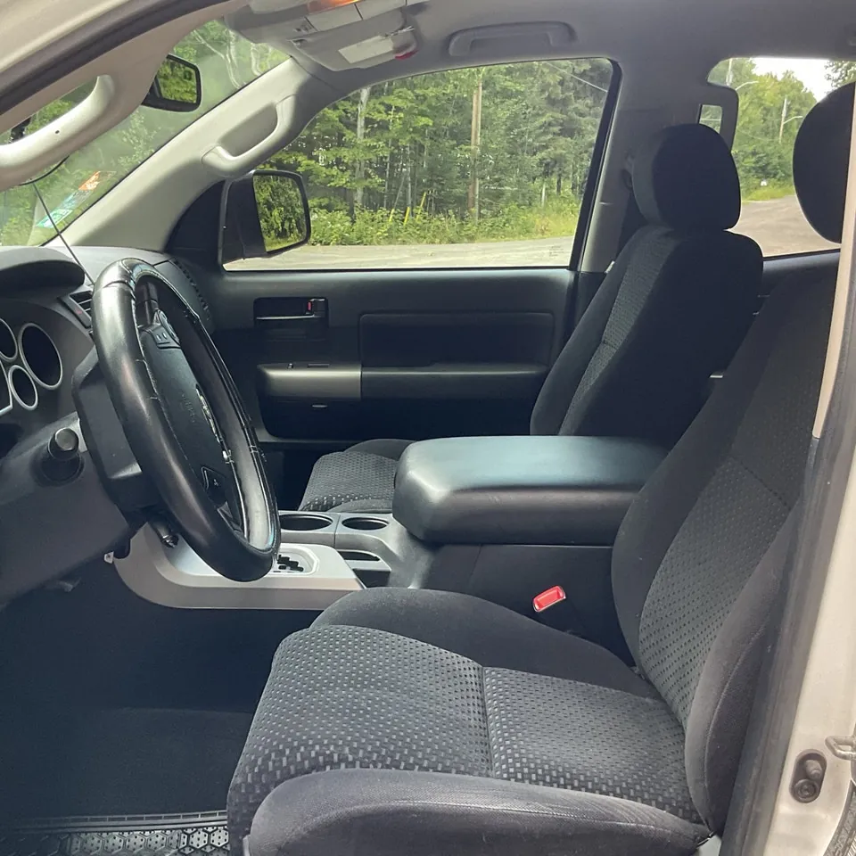 Toyota Tundra 2010 photo 3