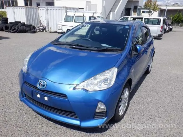 Toyota Aqua S 2014 photo 2