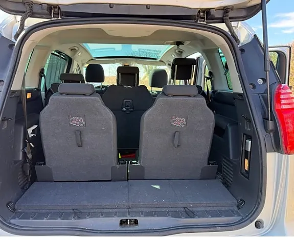 Peugeot 5008 2012 photo 2