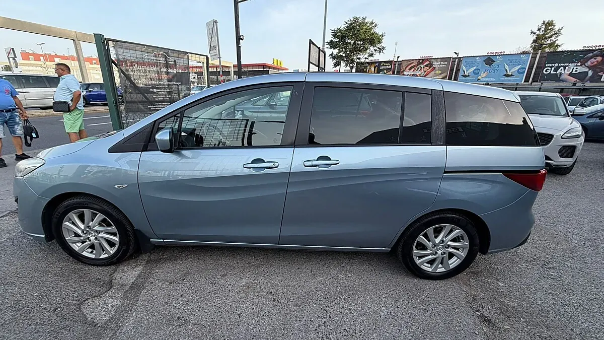 Mazda Mazda5 2011 photo 2