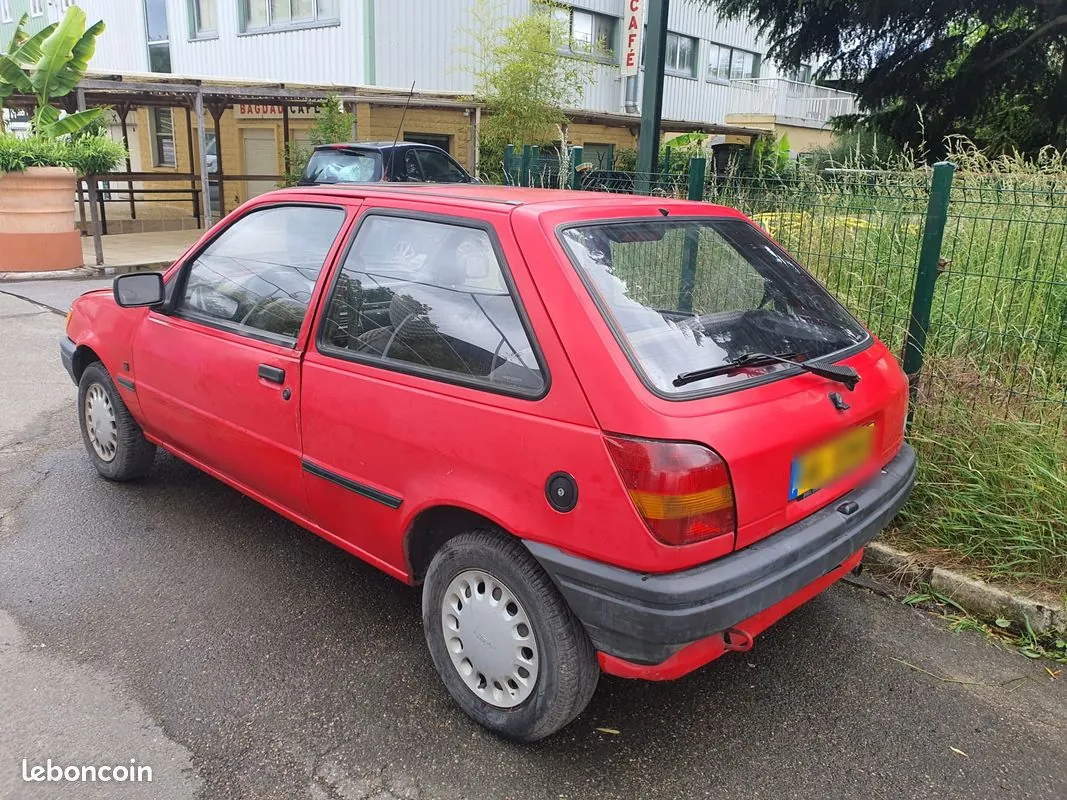 Ford Fiesta 1990 photo 2