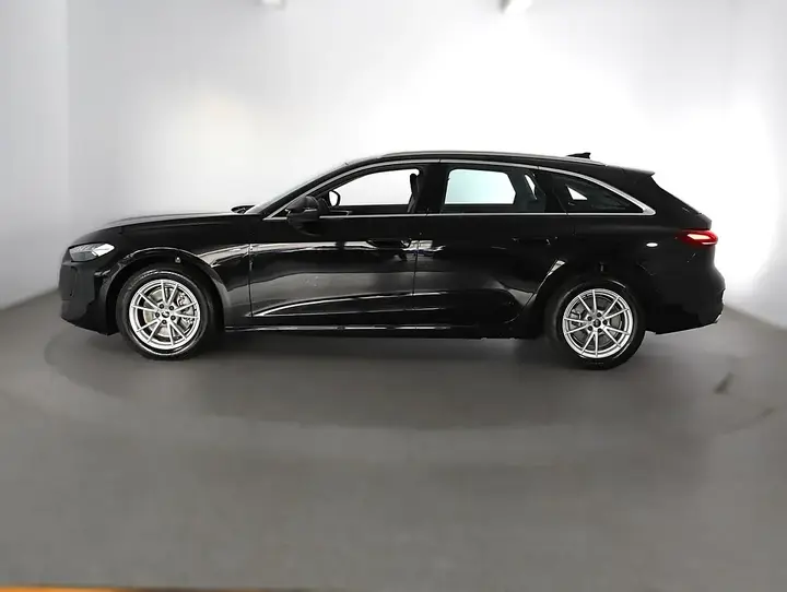 Audi A5 Avant 2025 photo 2