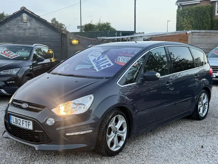 Ford S-Max 2012 photo 3