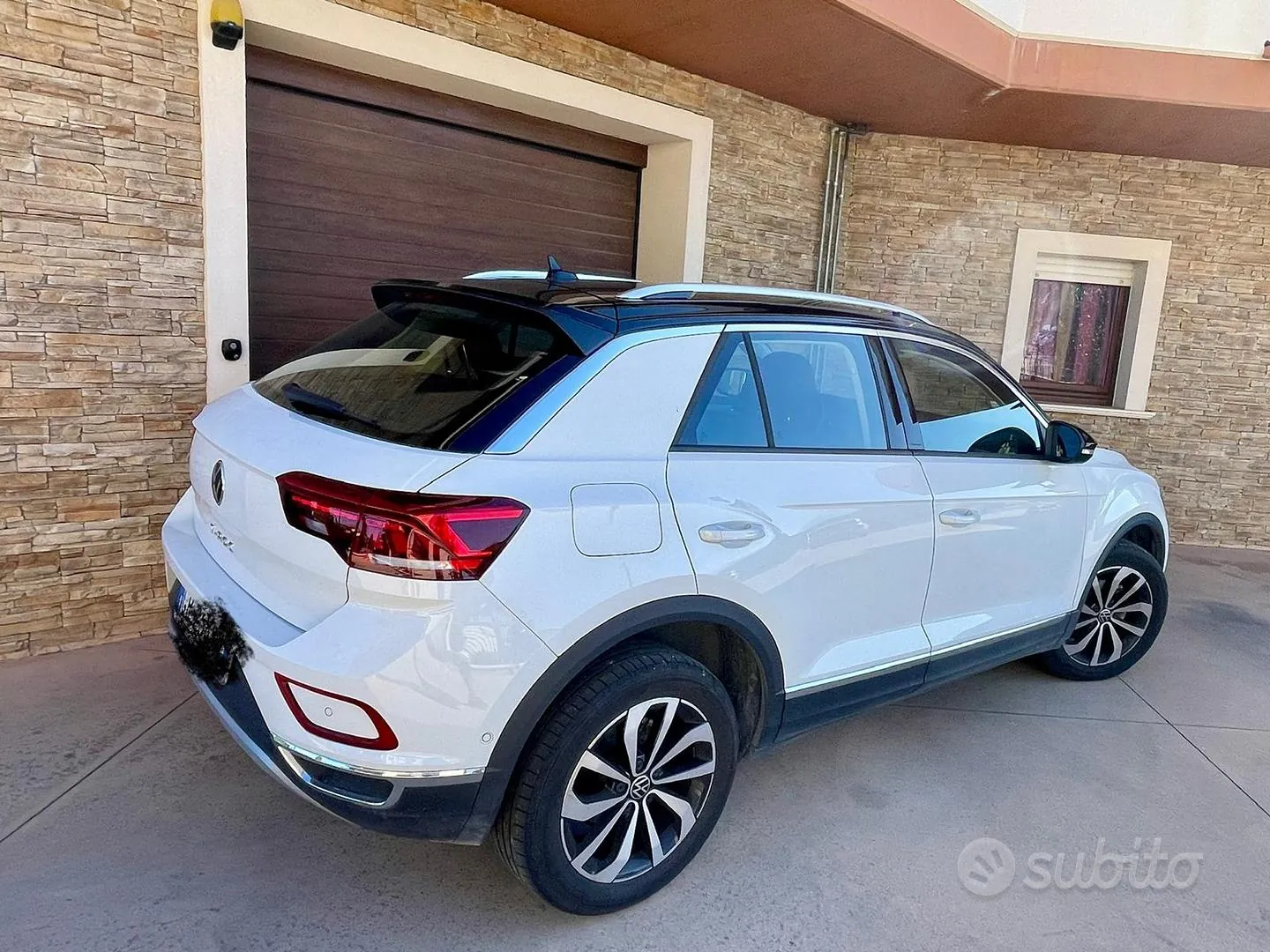 Volkswagen T-Roc 2023 photo 2